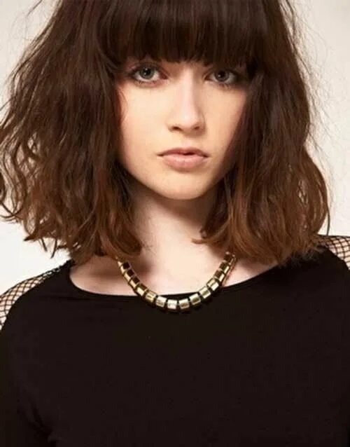 Каре стрижка с челкой волнистые Pin on Hair, Nails, & Face Short wavy hair, Hairstyles with bangs, Haircuts for 