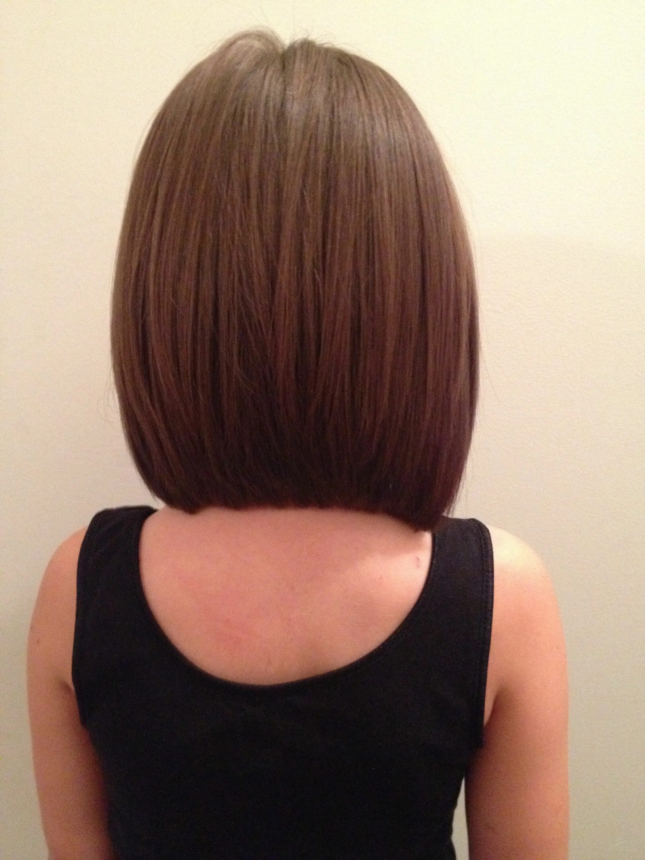 Каре стрижка сзади фото женские Long angled bob back view Bob haircut back view, Hair cuts, Long bob haircuts