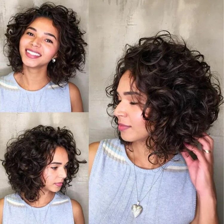 Каре стрижка завивка Carré plongeant bouclé - la coupe à adopter ! Bob haircut curly, Curly bob hairs
