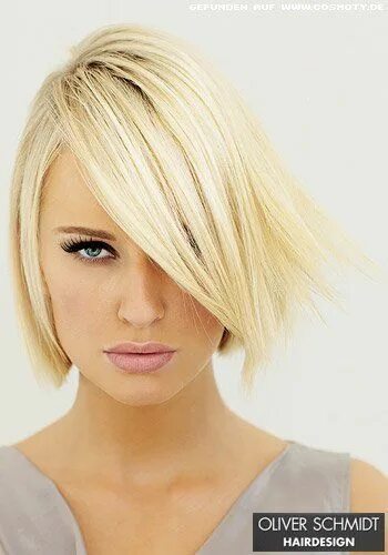 Каре стрижка женская блондинка Frisuren Bilder: Bob mit seitlich tief gestyltem Pony - Frisuren, Haare Frisuren