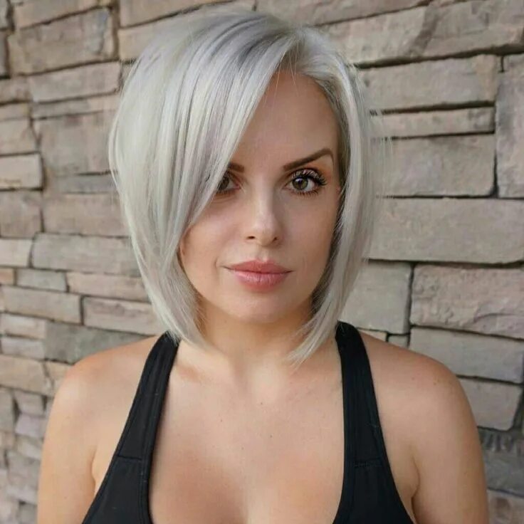 Каре стрижка женская блондинка Макияж Прически Маникюр Мода Short bob haircuts, Short bob hairstyles, Angled bo