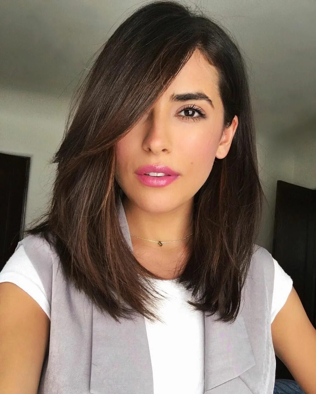 Каре стрижка женская для длинных Pin by Shawnda Newton on TRIANGULAR LONG LAYERS Medium hair styles, Hairstyles f