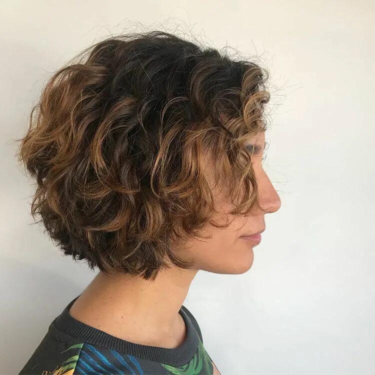 Каре стрижка женская кудрявые волосы 50 Brilliant Haircuts For Curly Hair That Will Keep You Sane and Sexy Haircuts f