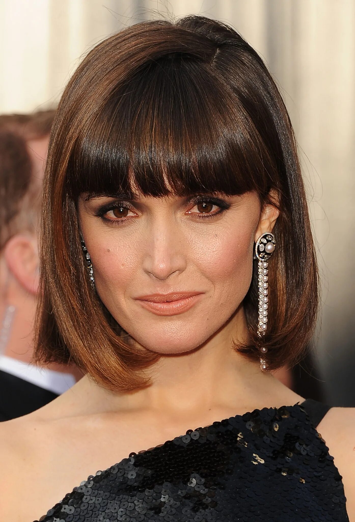 Каре стрижка женская с челкой средней Rose Byrne