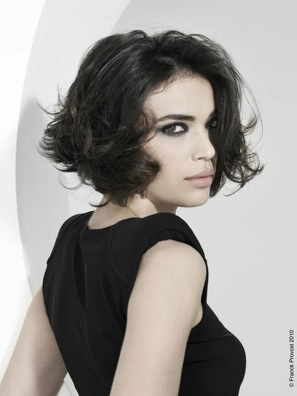 Каре стрижка женская волнистые волосы coiffure courte franck provost Coiffure courte, Coupe de cheveux, Vog coiffure