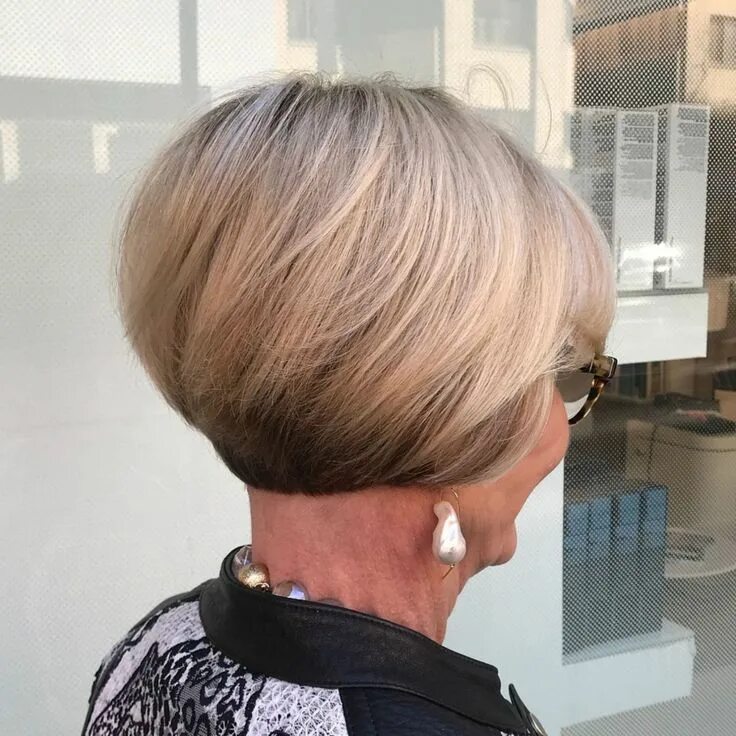 Каре стрижки на ножке 50 лет 60 Best Hairstyles and Haircuts for Women Over 60 to Suit any Taste Stacked bob 