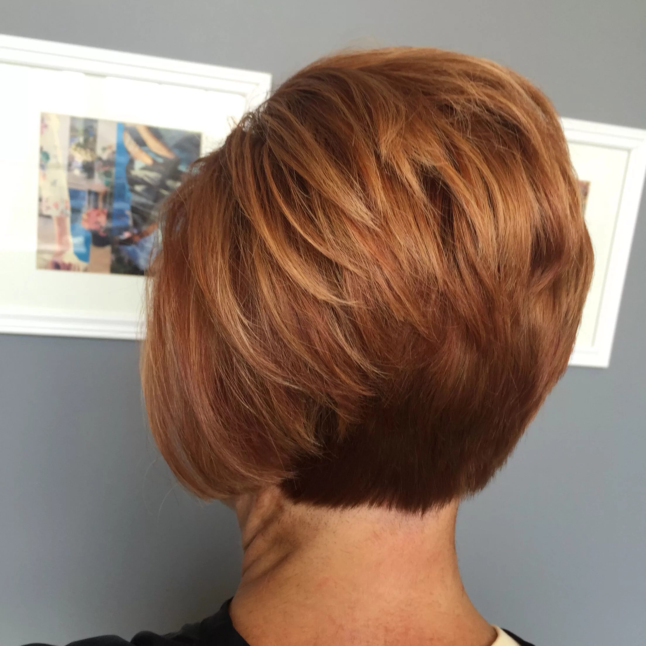 Каре стрижки на ножке 50 лет Short red stacked bob Stacked bob hairstyles, Short stacked hair, Short stacked 