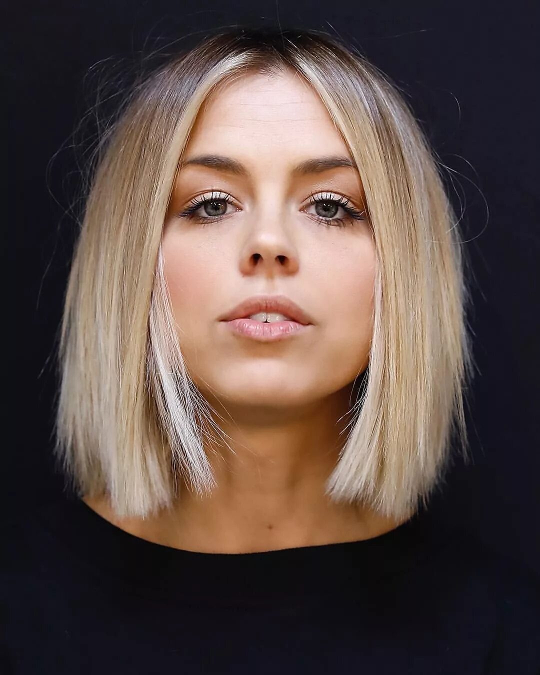 Каре светло русые волосы фото C A R A C H E L E #haircut #bob #straighthair #anhcotran Hair trends, Short hair