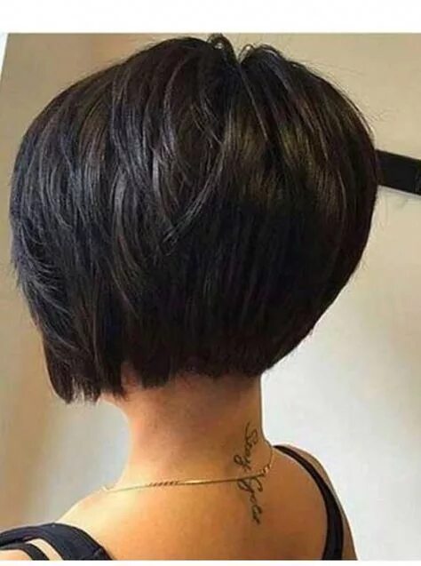 Каре сзади на макушке стрижка Dislike the layering - to show Amber #cutebobhaircuts Bob hairstyles, Short bob 
