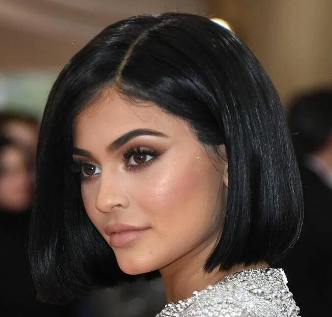 Каре темного цвета фото awesome 25 Gorgeous Kylie Jenner Short Hair Looks You Can Try - Short, Fun, and 