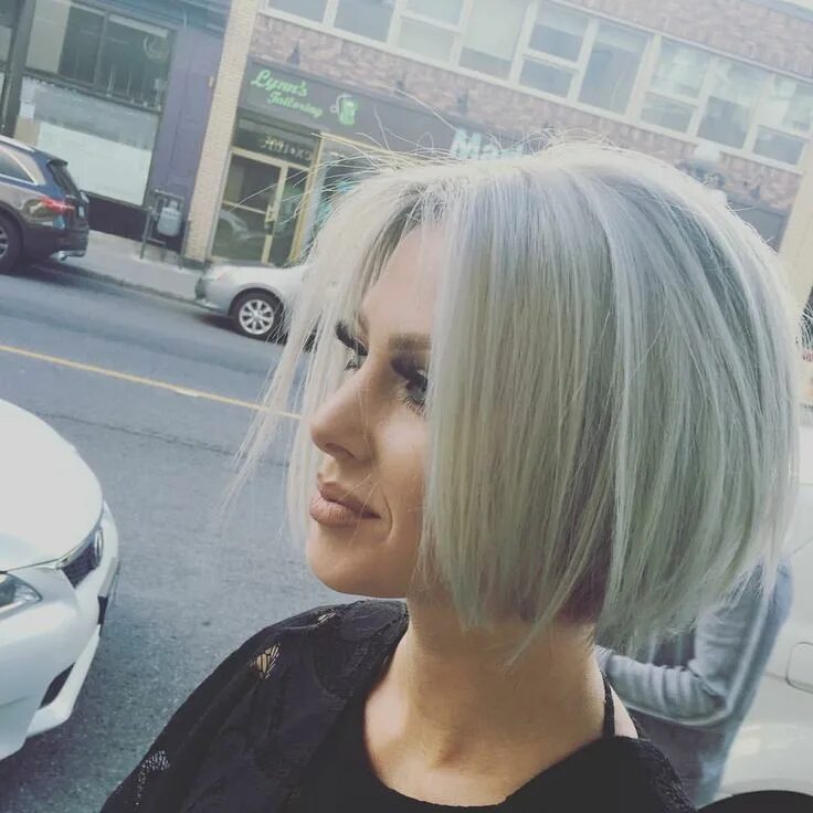 Каре тотал блонд фото Cut not color in 2024 Short hair styles, Medium length blonde hair, Short thin h