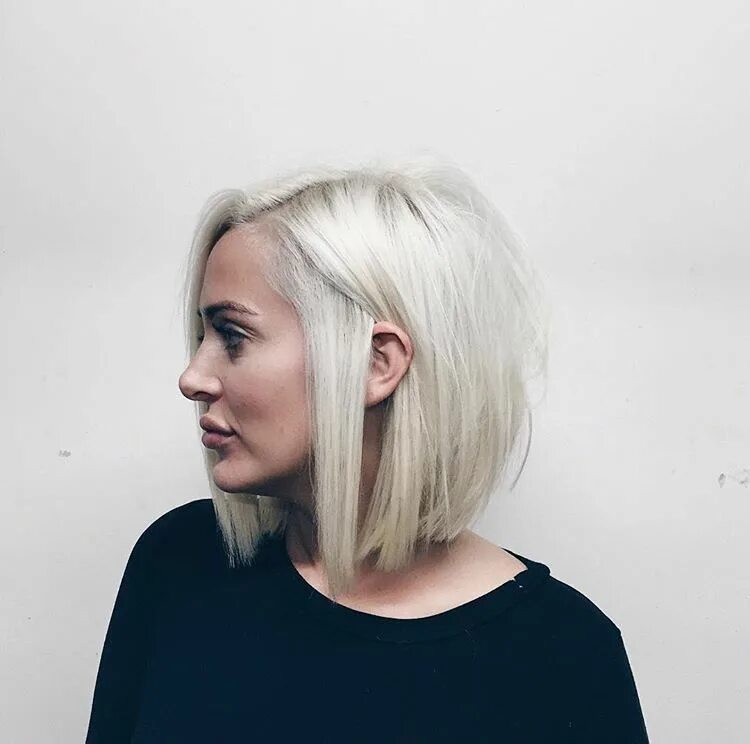 Каре тотал блонд фото Loading... Hair styles 2017, Short hair styles for round faces, Hairstyles for r