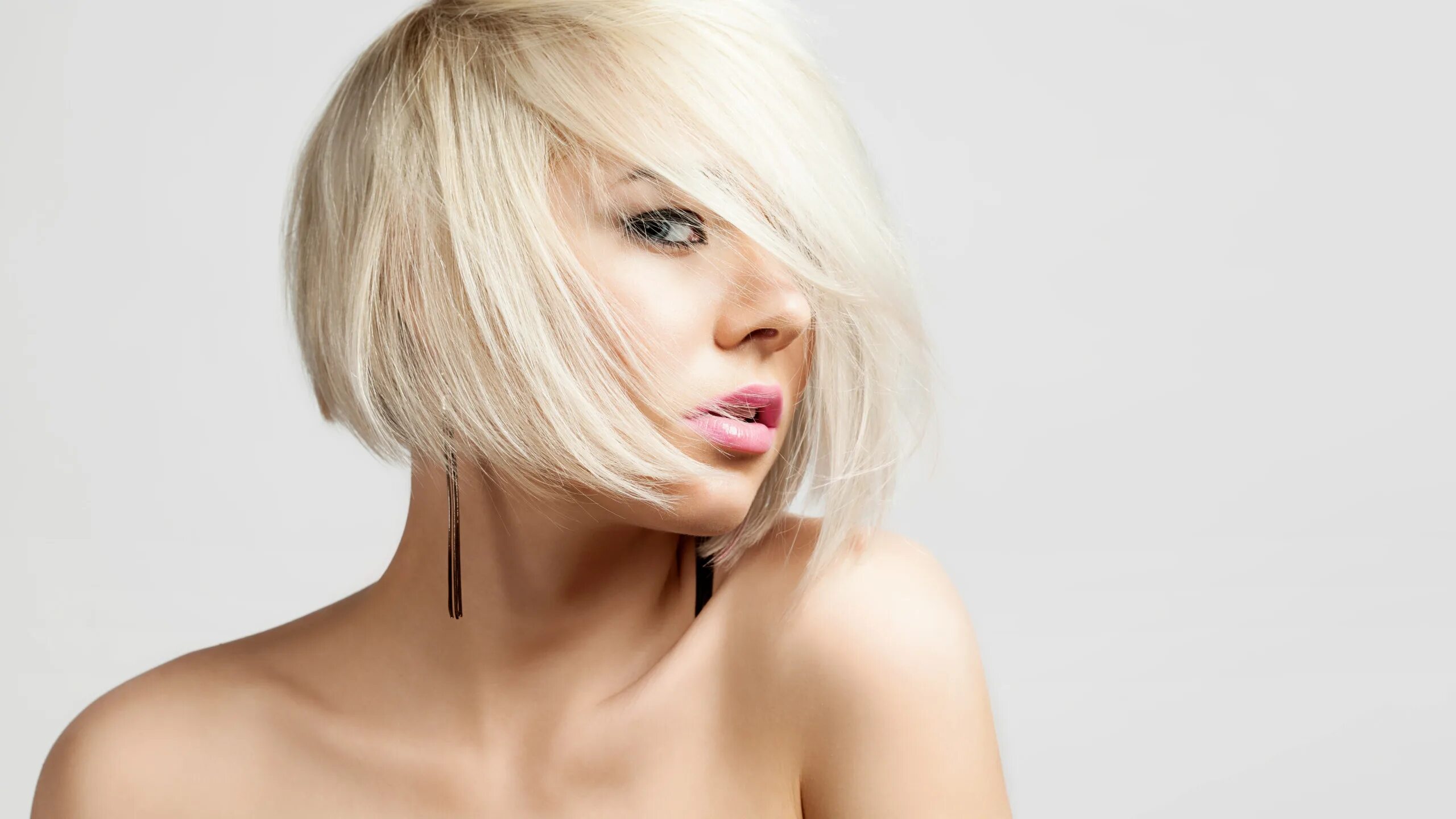 Каре тотал блонд фото Скачать обои blonde, makeup, haircut, раздел девушки в разрешении 2560x1440