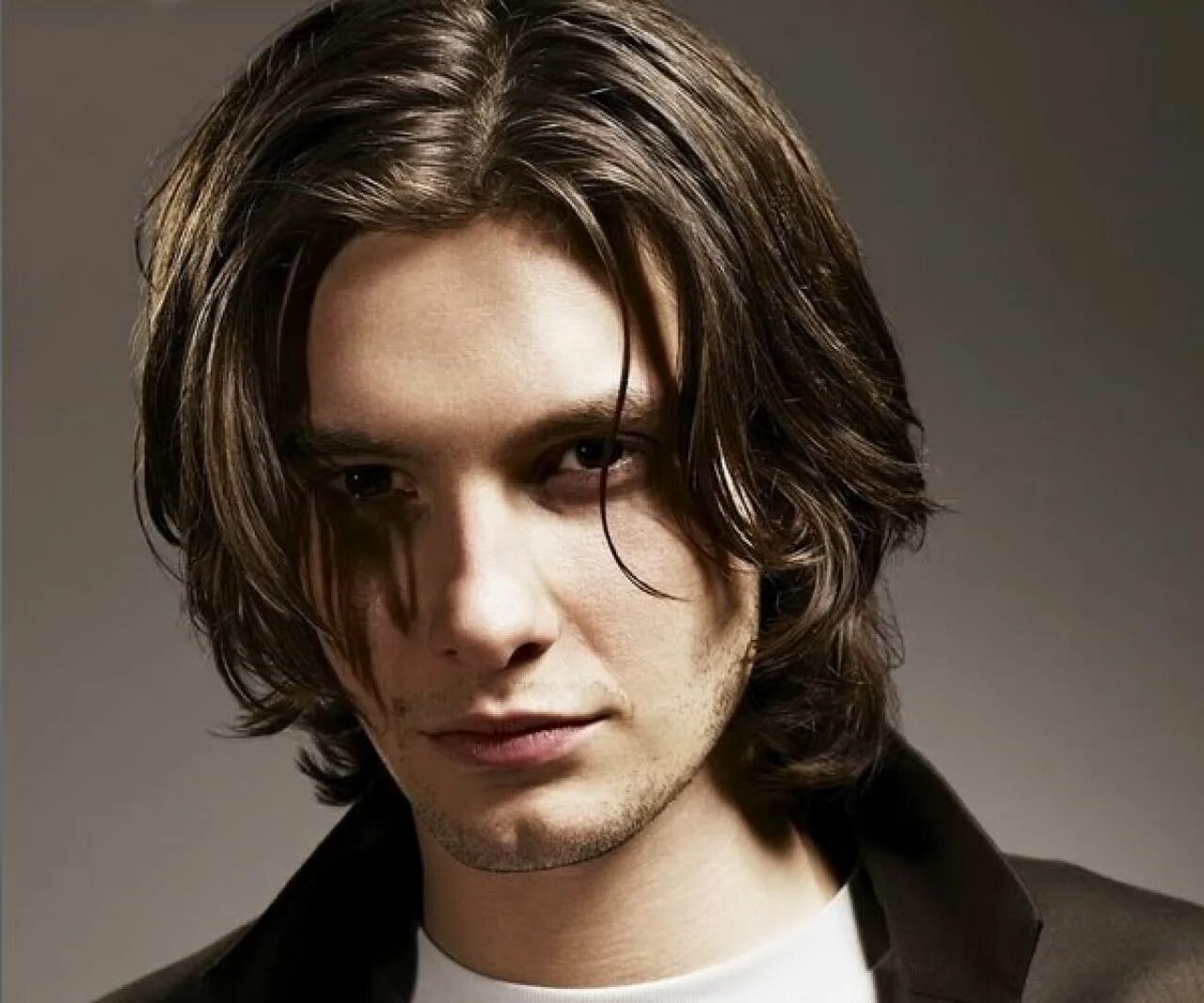 Каре у мужчин фото Молодежная стрижка Long hair styles men, Boy haircuts long, Hairstyles for teena