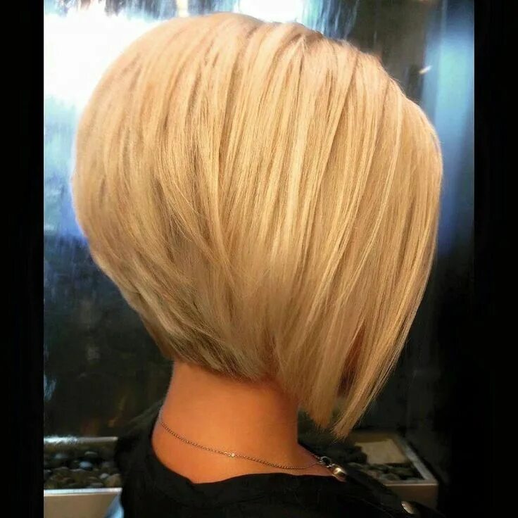 Каре вид сзади фото на средние #BobHairstyles Bob frisur, Frisuren, Kurzhaarfrisuren