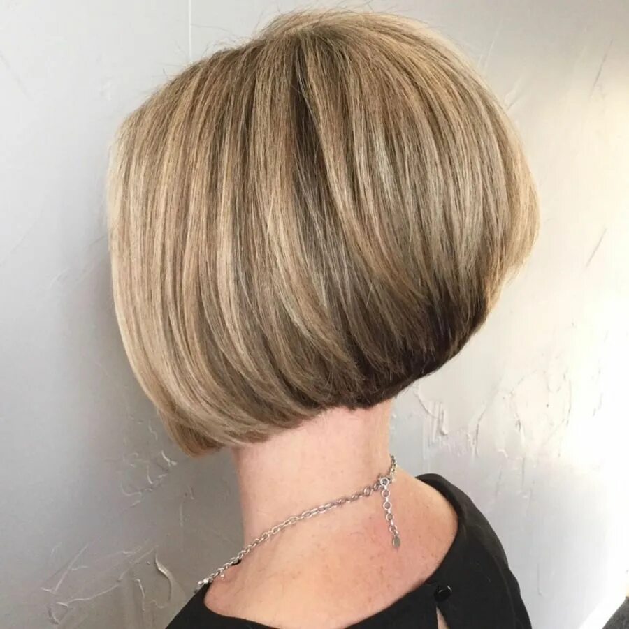 Каре вид сзади фото на средние 60 Short Bob Haircuts and Hairstyles for Women to Try in 2024 Short bob haircuts
