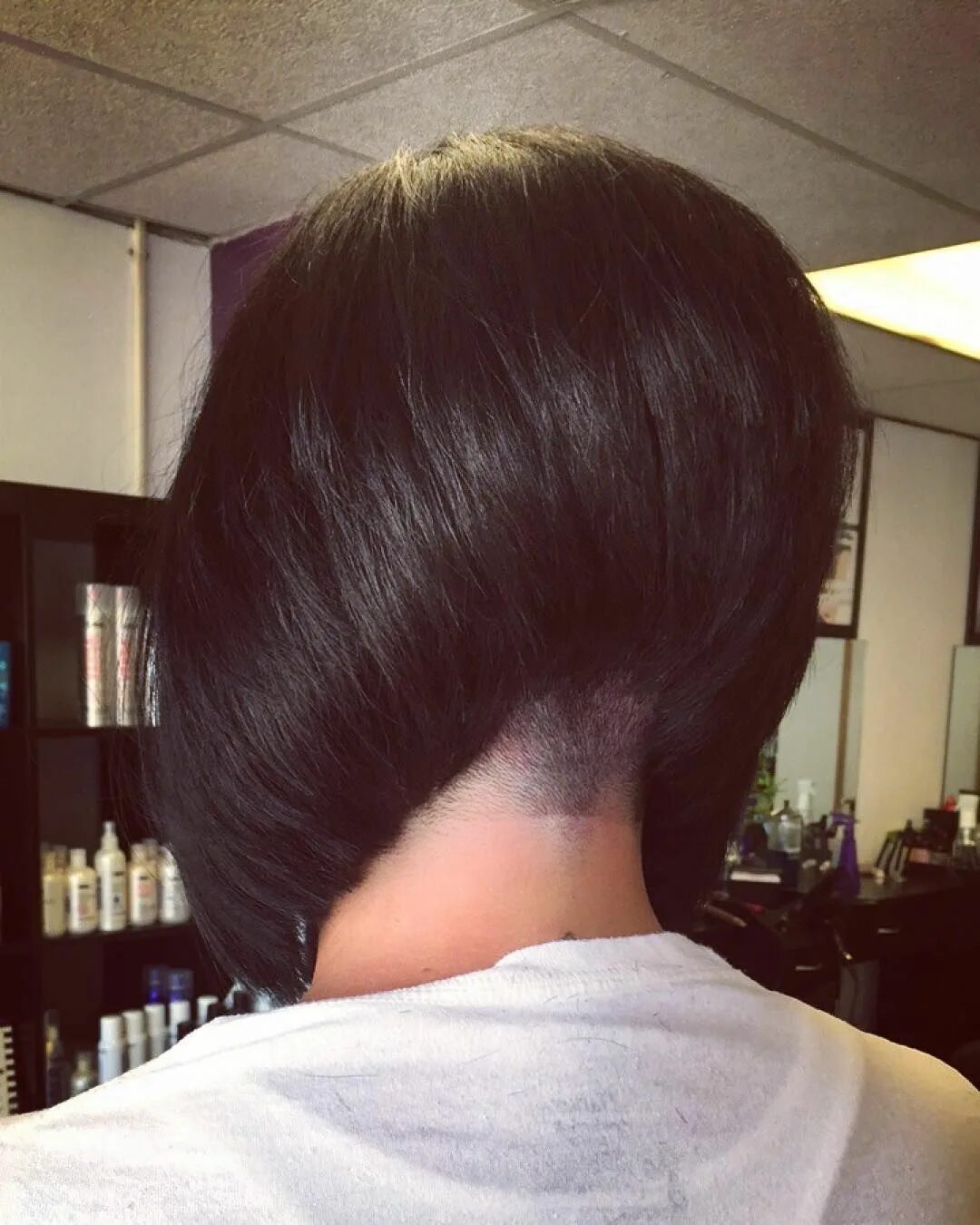 Каре вид сзади затылок фото #stackedinvertedbob #undercutbob #pittsburghhairstylist #behindthechair #hairsty
