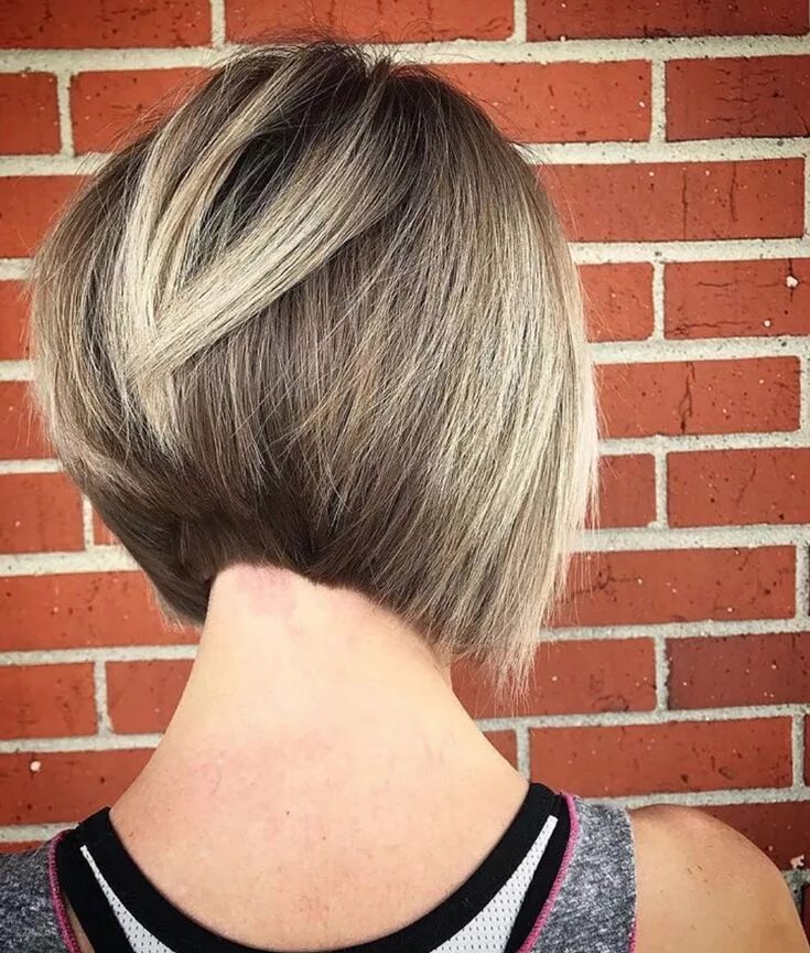 Каре вид сзади затылок фото Pin on Bobs en lobs achterkant 02 Short hair styles, Short hair back, Silver blo