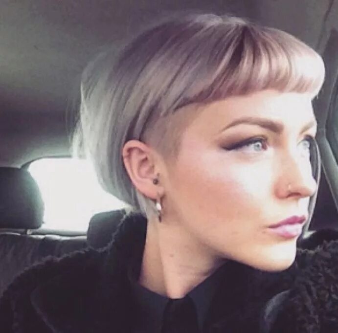 Каре виски стрижка Pin on Bob kapsels 04 Short hair undercut, Oblong face hairstyles, Hair inspirat