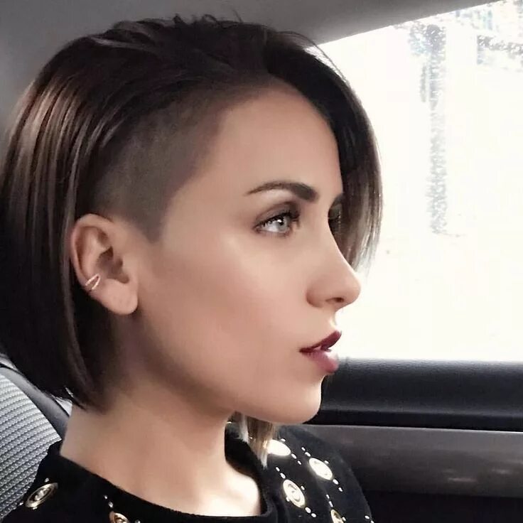 Каре выбритая стрижка @jadelarocheofficiel #bobhaircut #undercut #carrè #siddcutstyle #bobhairstyle #r