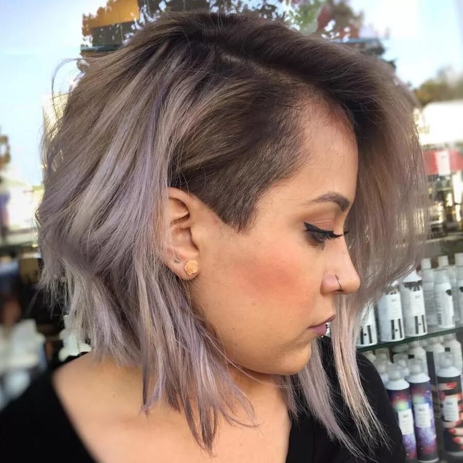 Каре выбритая стрижка 50 Women’s Undercut Hairstyles to Make a Statement in 2024 Undercut long hair, U