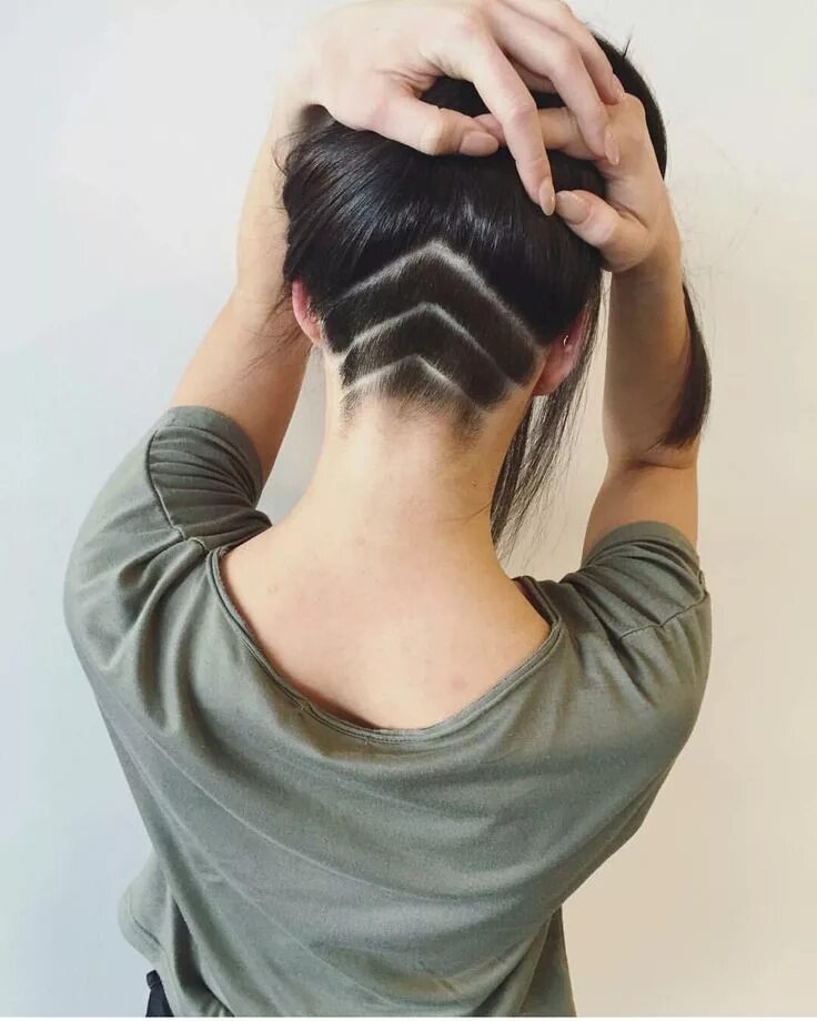 Каре выбритый затылок фото Pin on long hair don't care Undercut hairstyles, Hair styles, Undercut hairstyle