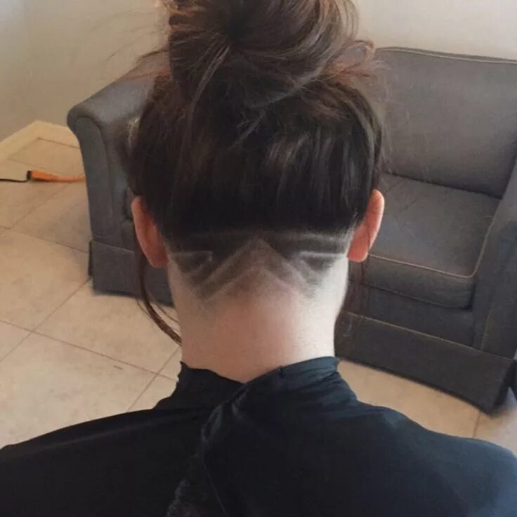 Каре выбритый затылок фото Under shave design Under hair shaved, Long hair styles, Shaved hair