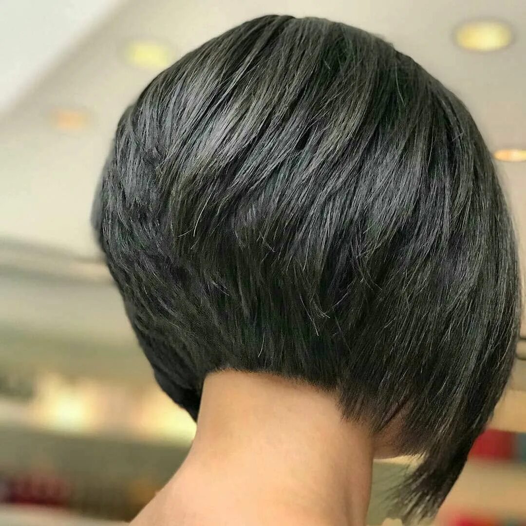 Каре высокий затылок фото Regrann from @ro.hsiqueira - @heloisa.c.pereira.1 Visit our youtub Bob hairstyle