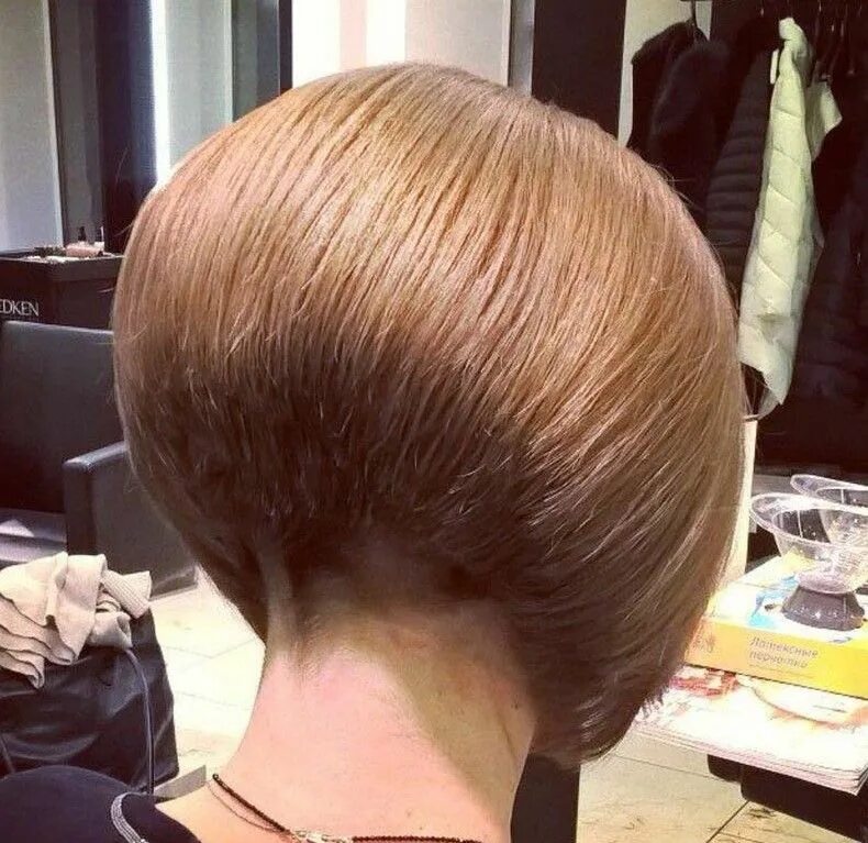 Каре высокий затылок фото Pin on inverted bob with shaved nape Really short hair, Shaved hair cuts, Short 