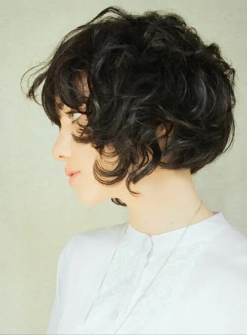 Каре вьющиеся стрижка фото Cake Day Chic short hair, Short hair styles, Hair inspiration