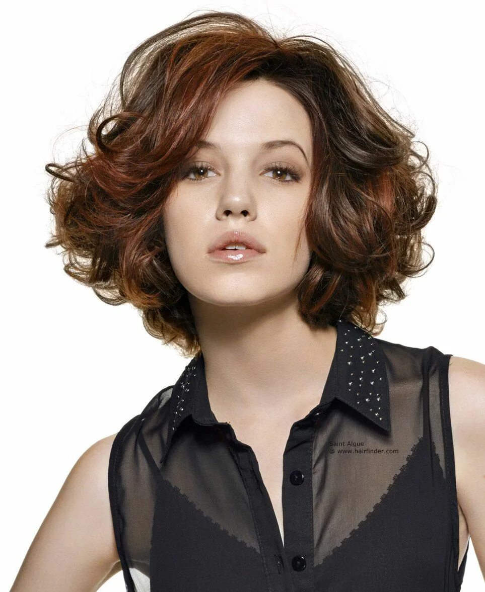 Каре вьющиеся стрижка фото Épinglé par Roseann sur hair Vog coiffure, Coiffure mariée chignon, Cheveux cour