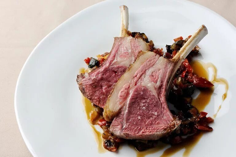 Каре ягненка прическа How to Cook Lamb Cutlets Lamb recipes, How to cook lamb, Rack of lamb