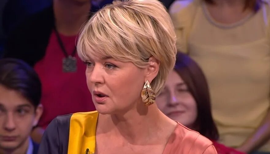 Каре юлии меньшовой фото Юлия Меньшова рассказала о реальной причине ухода из "Сегодня вечером"