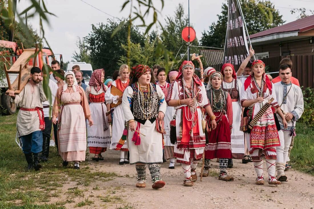 Карелы фото в национальных Ожившая история тверских карел Караван Ярмарка Дзен