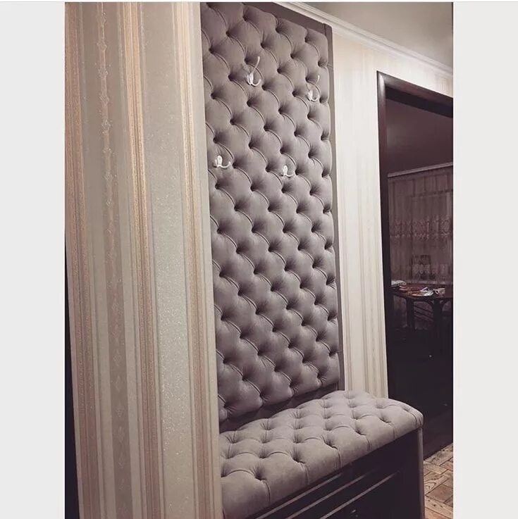 Каретная стяжка в прихожей с вешалкой фото Pin en Chodba Decoración de unas, Acolchados