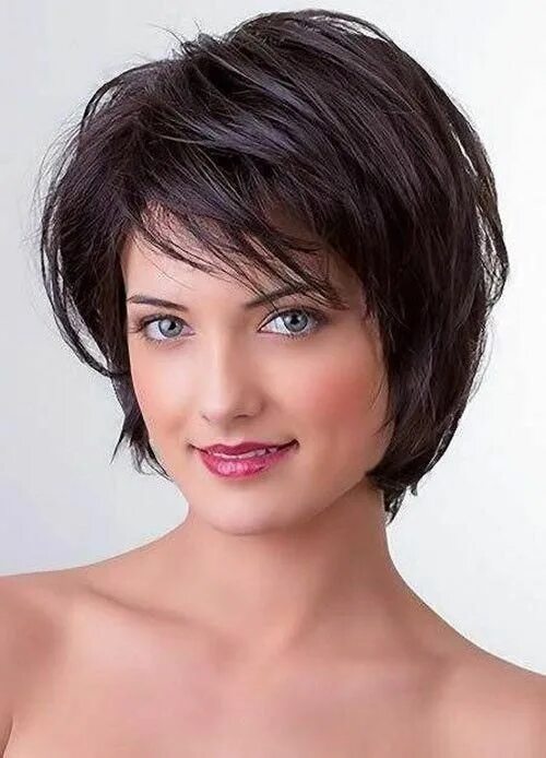 Кари прическа для женщины Pin on Bobs Short layered haircuts, Bob hairstyles for thick, Layered hair
