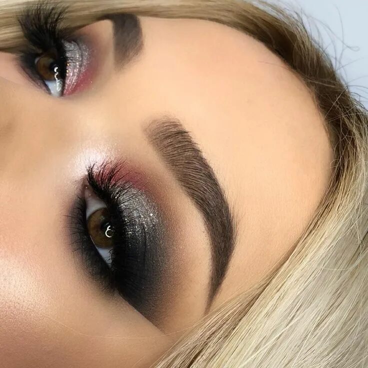 Карие глаза блондинка макияж глаз фото silver & black smokey eye with an unexpected dash of burgundy. makeup @beautyby_