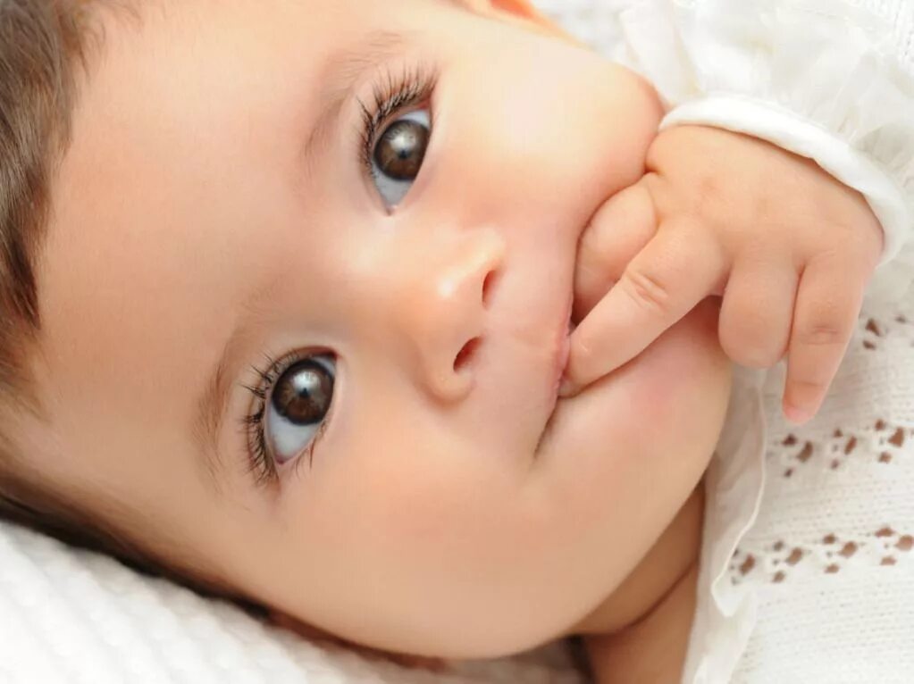 Карие глаза фото ребенка Pinterest Facce di bambino, Foto di bebè, Neonato