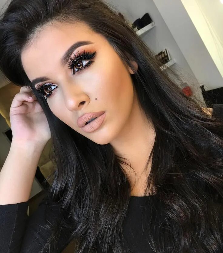 Карие глаза и черные брови фото Basic glam Professional makeup, Dark smokey eye makeup, Makeup