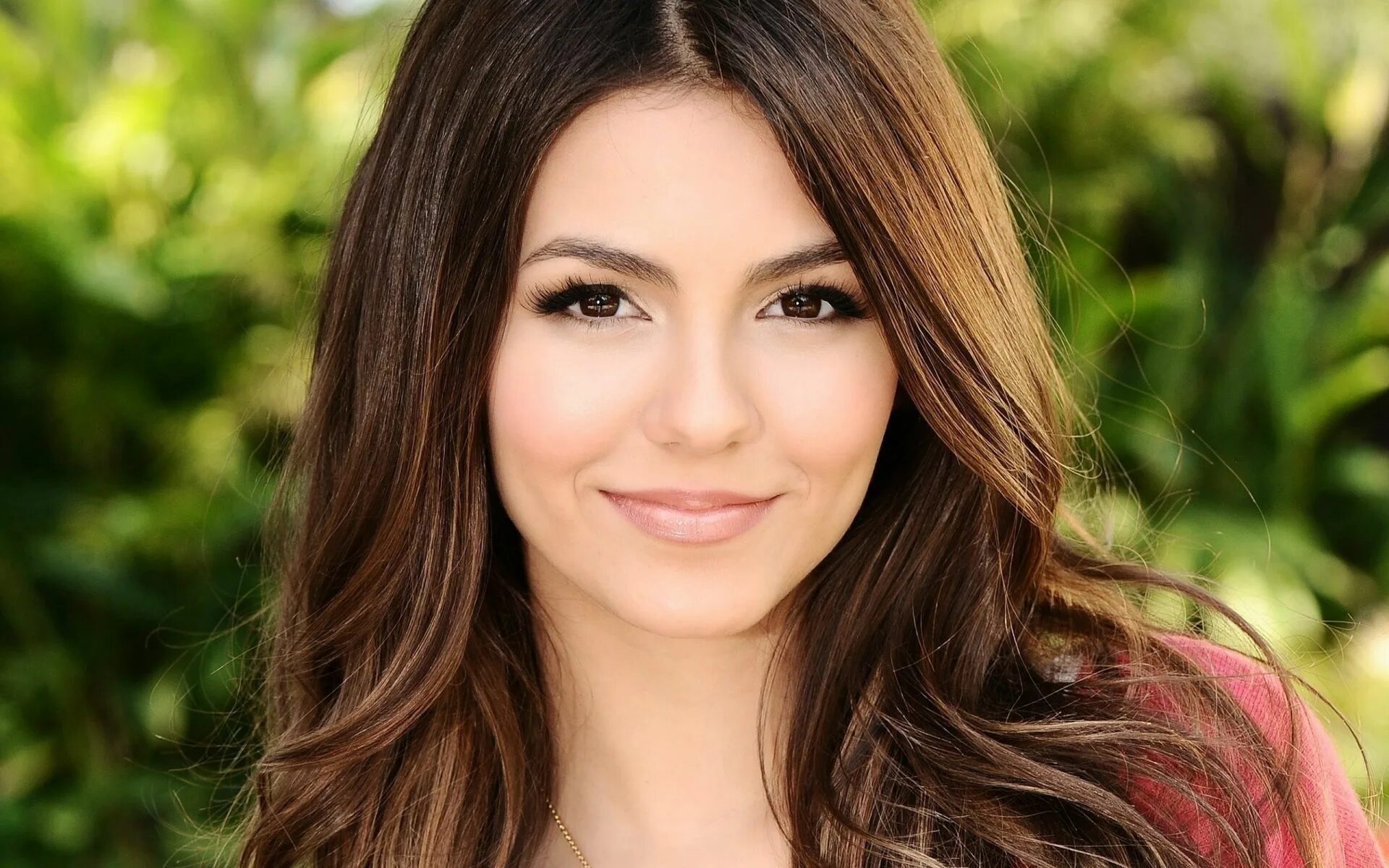 Карие глаза и волосы фото 1920x1200 victoria justice wallpaper for pc free Victoria justice, Brunette, Bru