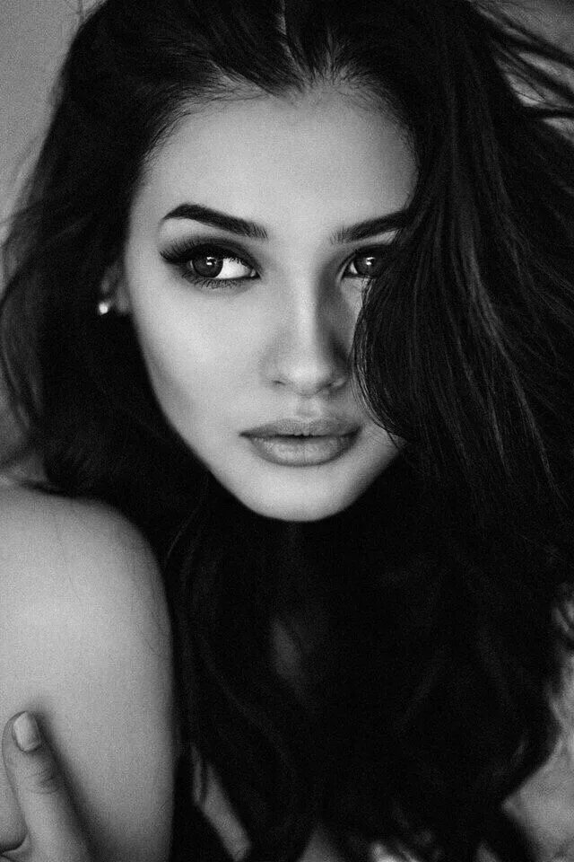 Карие глаза и волосы фото Pin by ❤ ️VAMP ❤ on ❤ BLACK&WHIT € FAC € ❤ White girl pictures, Dark brown eyes, 
