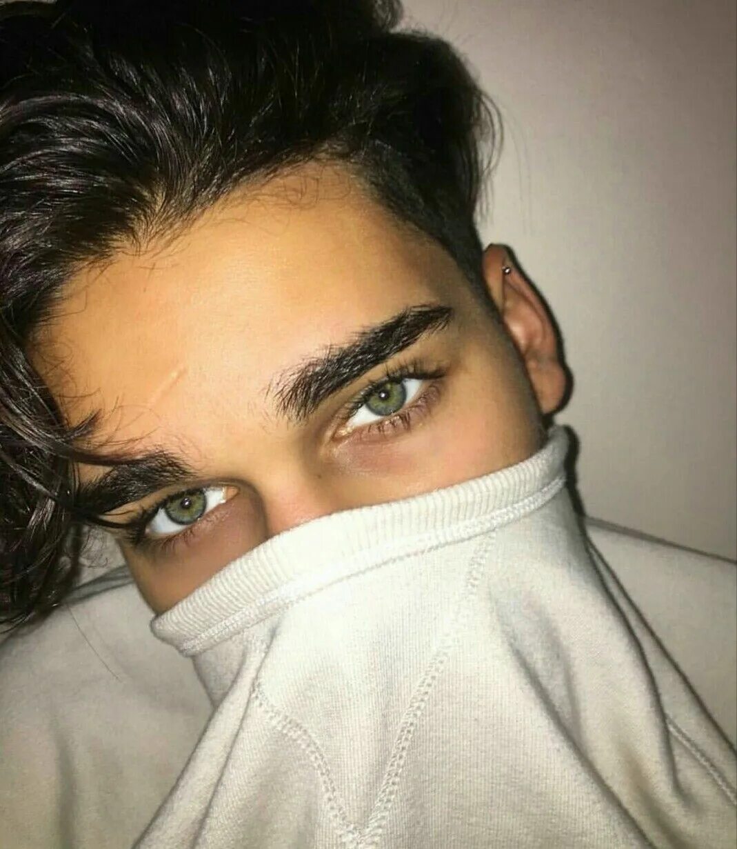 Карие глаза парней фото Pinterest Gorgeous eyes, Guys with green eyes, Green eyes