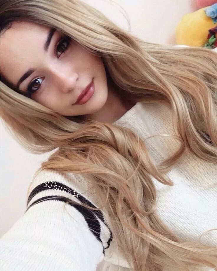 Карие глаза со светлыми волосами фото jbunzie make up Hair styles, Celebrity hairstyles, Body wave wig