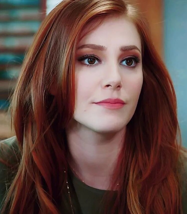 Карие карие и рыжие фото Kiralık Aşk Red hair woman, Dark red hair, Beautiful eyes