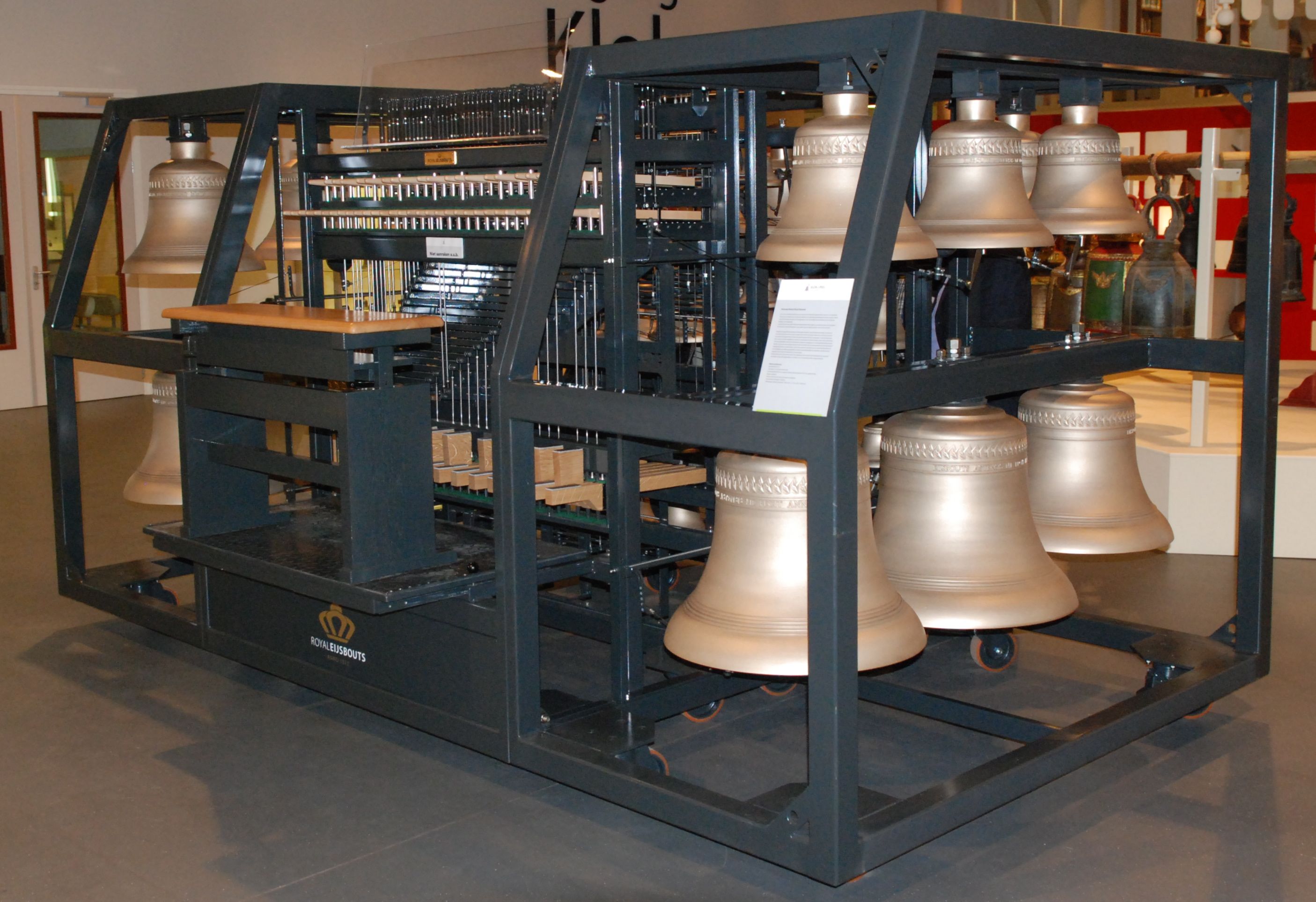 Карильон фото инструмента Unesco Recognises Belgian Carillon Culture - The Future Leadership Institute
