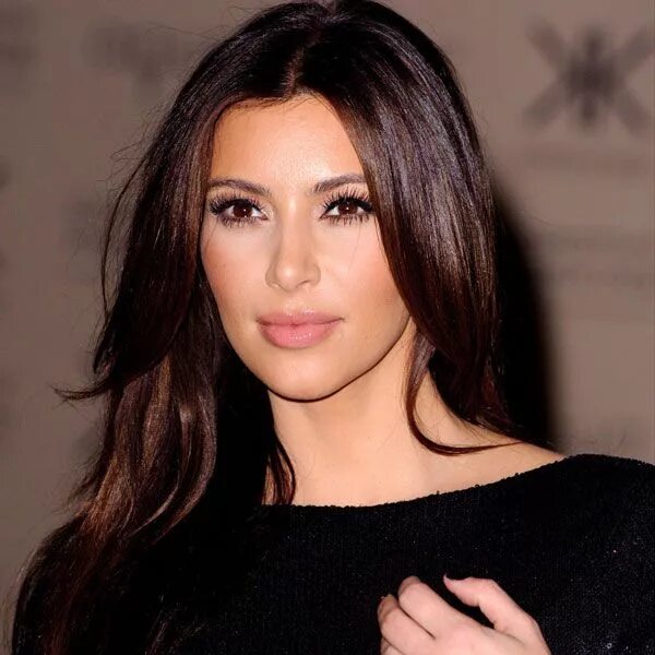 Карий цвет волос фото instyle.co.uk Kardashian hair color, Brown hair colors, Chestnut hair color