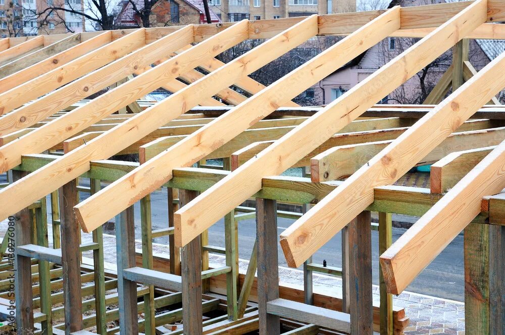 Каркас крыши фото The wooden structure of the building. Wooden frame building. Wooden roof constru