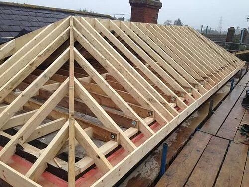 Каркас вальмовой крыши фото Roofing in Kent House roof design, Hip roof design, Roof truss design