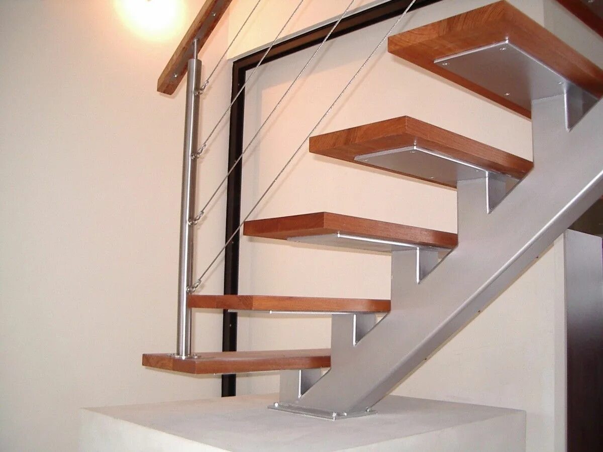 Каркасная лестница фото Escaliers intérieurs droits limon central sur mesure dans les Landes Idées escal