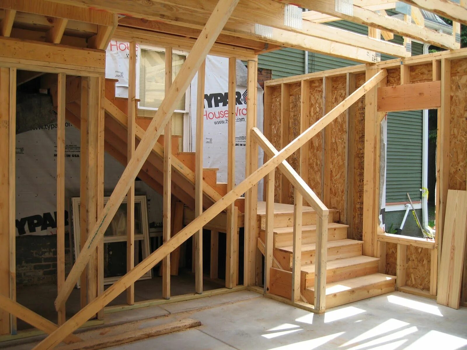 Каркасные лестницы на второй этаж фото Pin by bbq on Woodworking Attic remodel, Attic renovation, Attic flooring